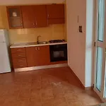 Laura *