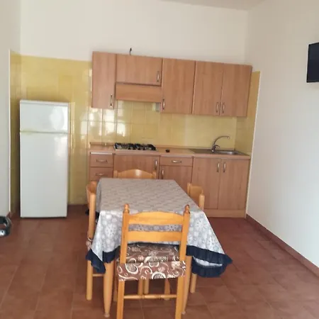 Laura Apartment *